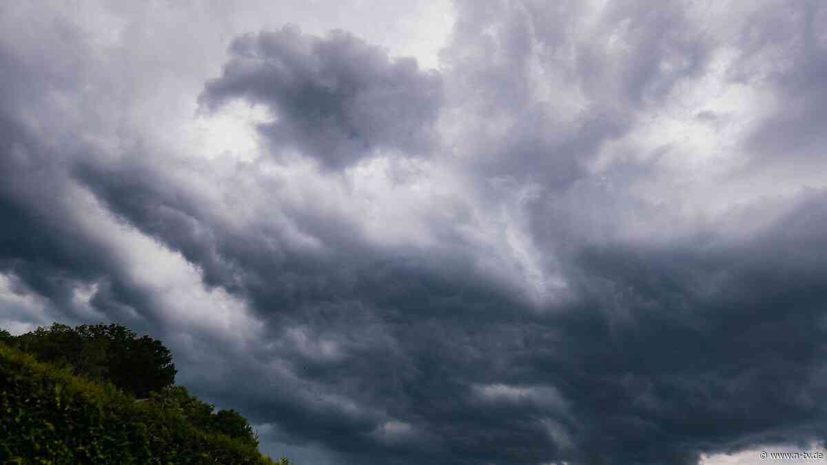 Auch Tornados möglich: Teilen Deutschlands drohen Starkregen und orkanartige Böen