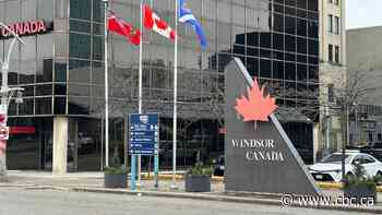 How Ottawa's Ebola-related travel, isolation restrictions are enforced in Windsor
