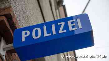 Mann schlägt in München mit Straßenschild auf Menschen ein