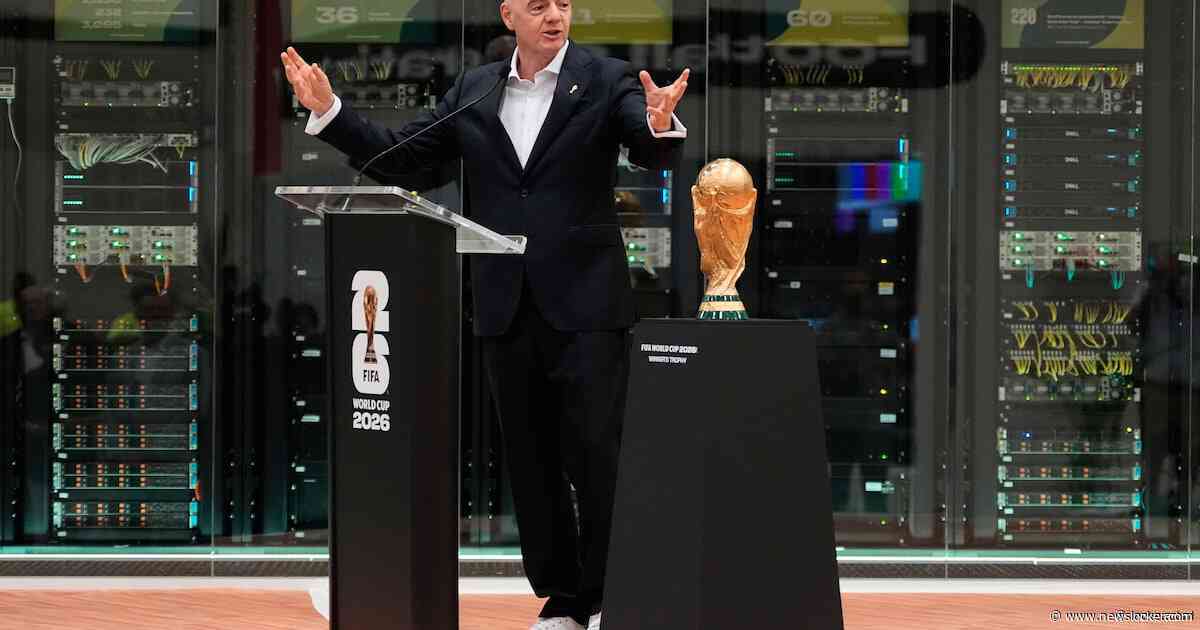 FIFA verbiedt waterflessen, shirt van Pelé uit WK-finale 1958 onder de hamer