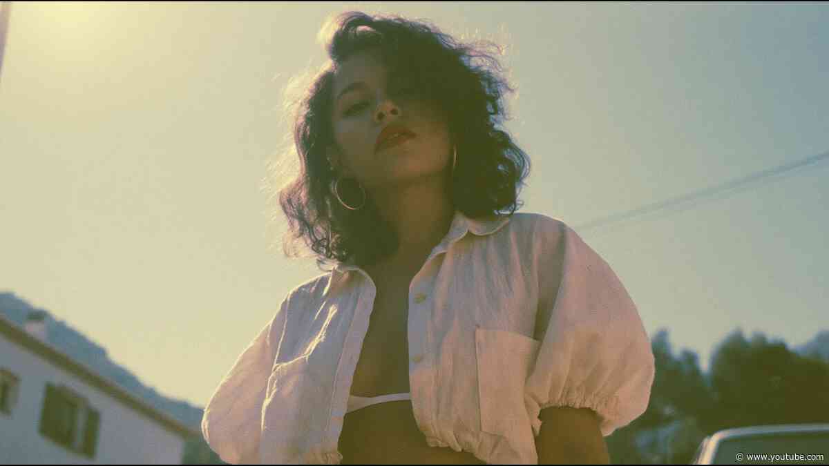 Ummet Ozcan - Light the Dark (Official Music video)