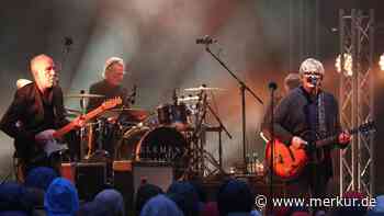 Element of Crime spielen bei Gewitter: Blitz zuckt genau zum ersten Ton