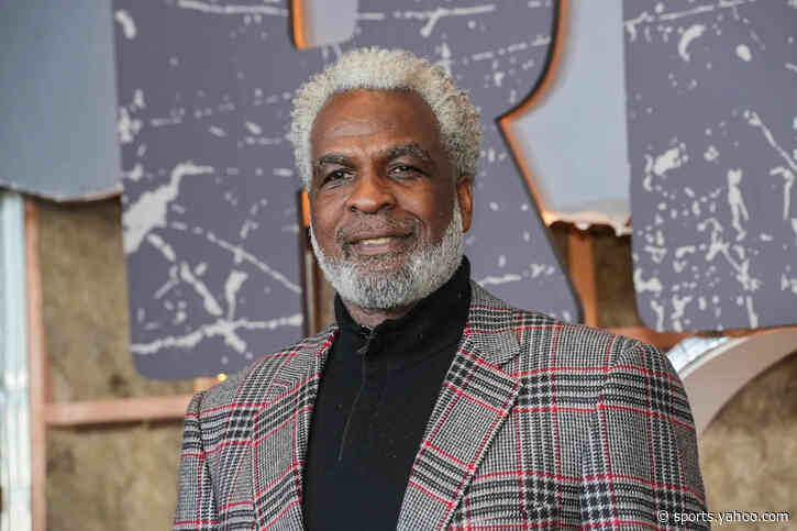Charles Oakley ban: James Dolan won't let Knicks star attend home games despite pleas from Michael Jordan, Adam Silver