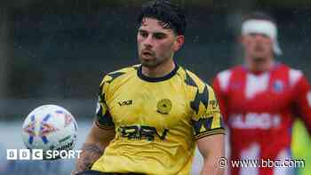 Harriers boss Wotton makes Dolan first signing