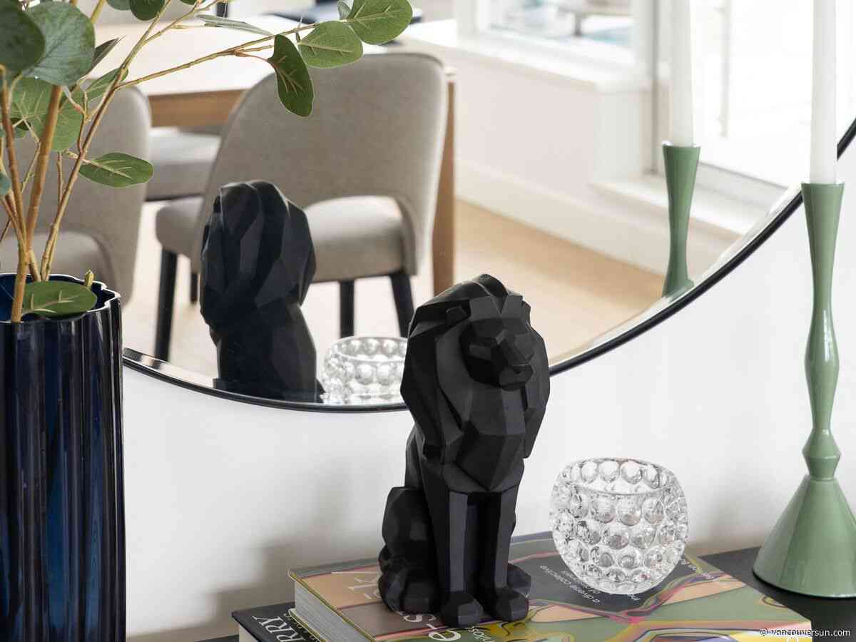 Using mirrors to enlarge your room and brighten your space