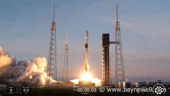 SpaceX successfully launches Falcon 9 carrying Starlink satellites