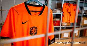 Douane onderschept 42.000 nepvoetbalshirts op Schiphol, en dat is slechts een ‘druppel op gloeiende plaat’