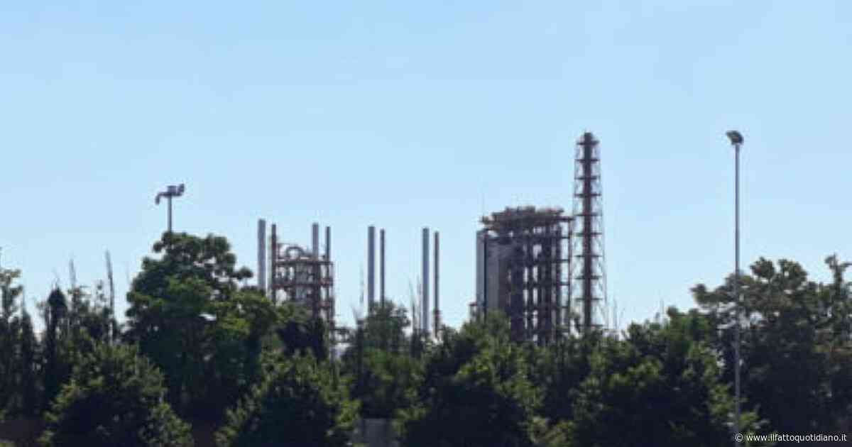 Processo ex Solvay, la contaminazione da Pfas si risolve con i risarcimenti: quasi scomparse le parti civili. Avs: “Transazione economica al ribasso sulla salute dei cittadini”