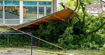 ‘Kortdurende tornado’ trekt spoor van vernieling door Glanerbrug