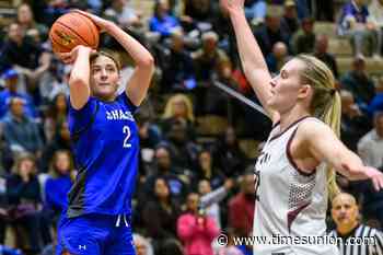 After Shaker's breakthrough season, Lanni sisters head to Hoosac School