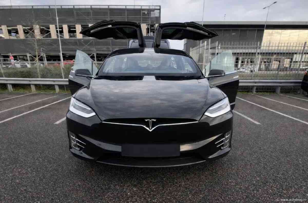 Wie koopt deze Tesla met een halve miljoen kilometer?