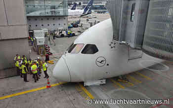 Boeing 787 Dreamliner van Lufthansa zakt door neuswiel