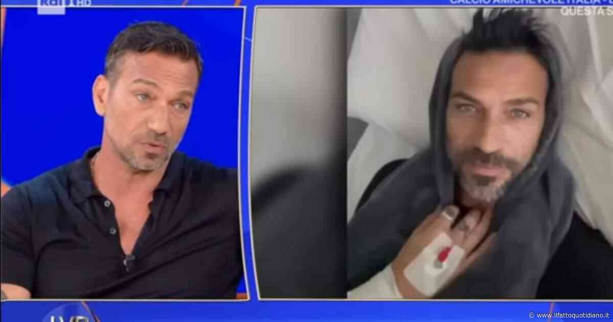 “Mettevo due maglioni sotto le giacche per riempire i vestiti, ho perso 38 chili. Prima di entrare in studio mi sono portato la mia siringa di cellule staminali”: Costantino Vitagliano torna a parlare della malattia