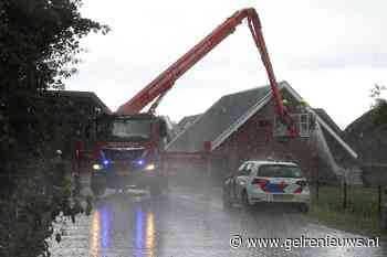 Brandweer druk bezig met brand in schuur