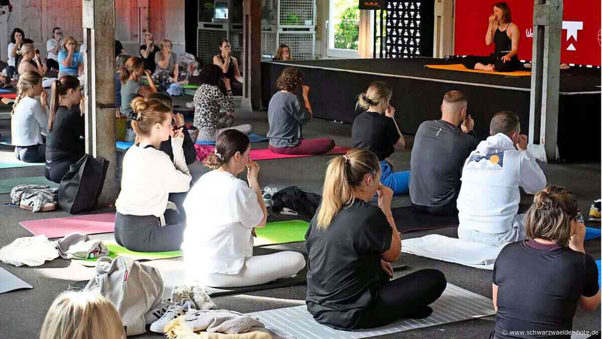 Premiere in Nagolds Teufelwerk: „Yoga & Wine“ – wenn der Sonnengruß auf   den Sauvignon trifft