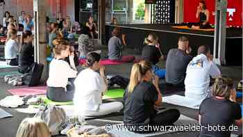Premiere in Nagolds Teufelwerk: „Yoga & Wine“ – wenn der Sonnengruß auf   den Sauvignon trifft