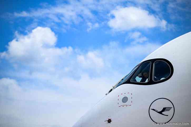 Le train d’atterrissage d’un Boeing de la Lufthansa s’affaisse brutalement sur le tarmac de l’aéroport de Francfort, plusieurs employés blessés