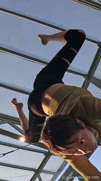 POV: You are an acrobat inside the #ECKHAUSLATTAxMANGO event.