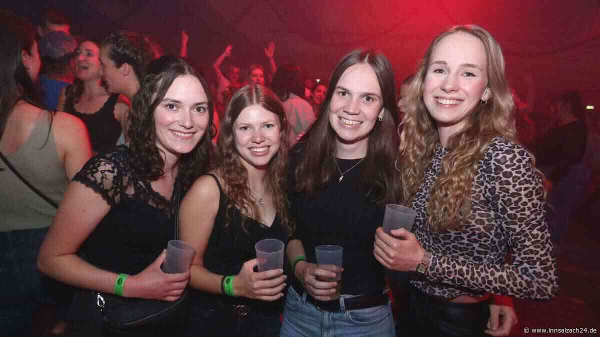 Sankt Wolfgang „on fire“: So schön war die Discoparty der Feuerwehr Lappach