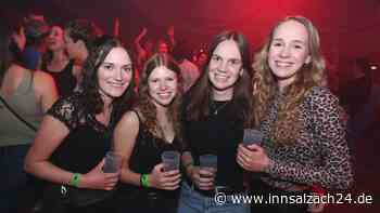 Sankt Wolfgang „on fire“: So schön war die Discoparty der Feuerwehr Lappach