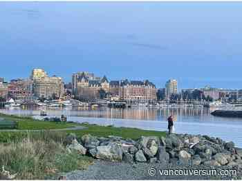 Workers at Victoria's Fairmont Empress Hotel serve strike notice