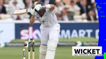 'What were you doing?!' - Smith's moment to forget as England struggle