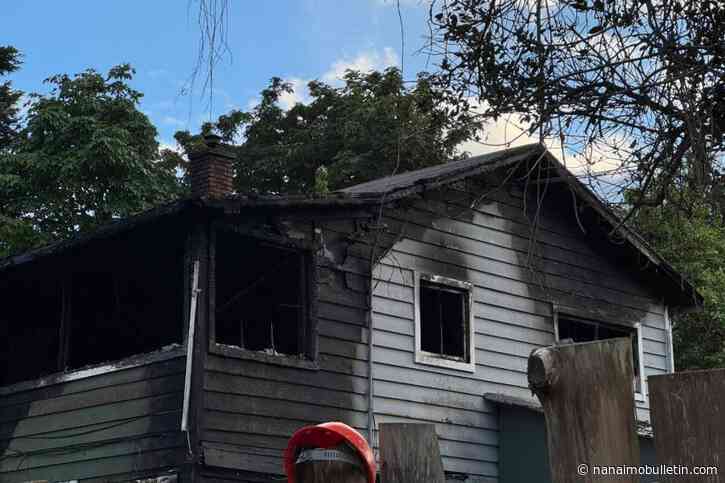 Dog dies in Sooke house fire, 5 people displaced