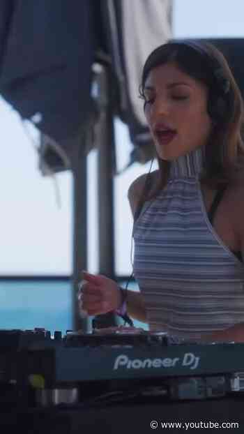 @Raphimusic dropping her latest release ‘Mine Forever’ during the Spinnin’ Deep Ibiza special 🌴