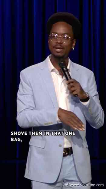 #RonTaylor has some questions about the TSA’s bag search strategies 🤣 #FallonTonight #StandUp