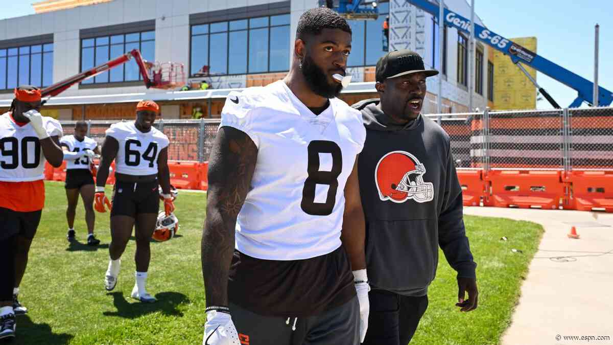 A pocket pair of 8s: Browns' Jared Verse, Dillion ...