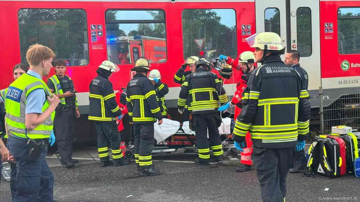 Fahrradfahrer von S-Bahn in Sülldorf erfasst – S1-Strecke für Rettung gesperrt
