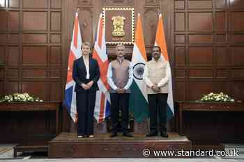 Cooper invites Indian PM Modi to Commonwealth Games during talks in Delhi