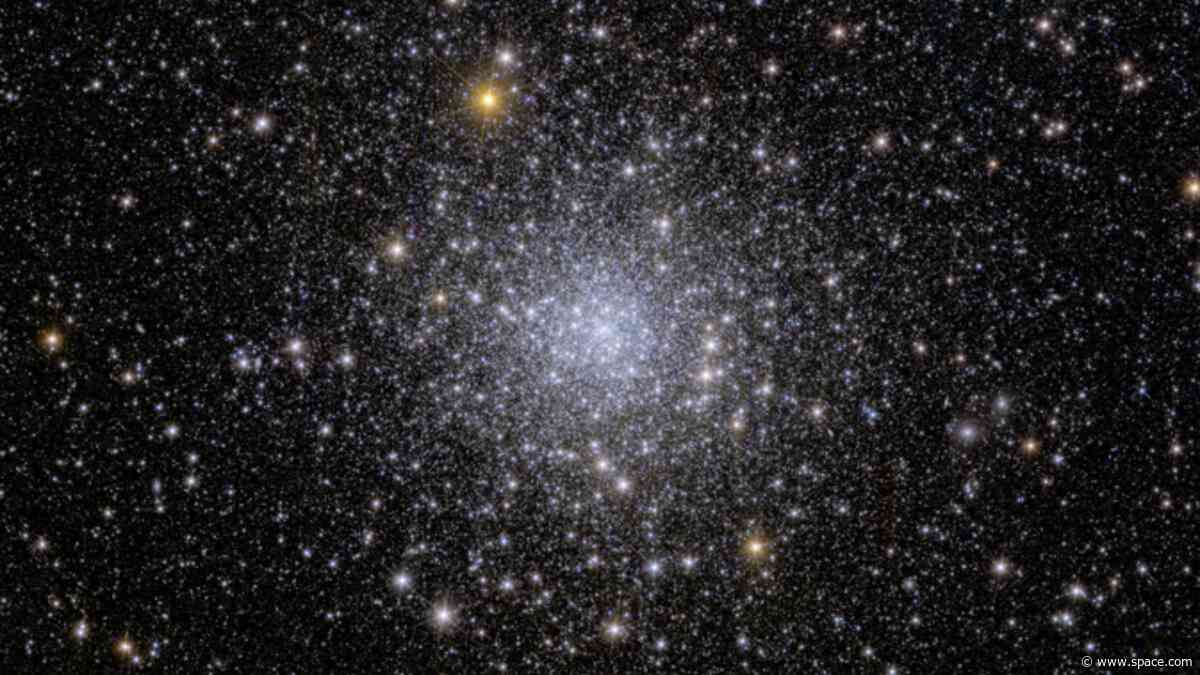 Glittering star cluster image reveals missing patch of stars: 'We were not looking for the gap, but we found it'