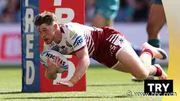 'What a player!' -  Wigan's Farrimond scores solo try