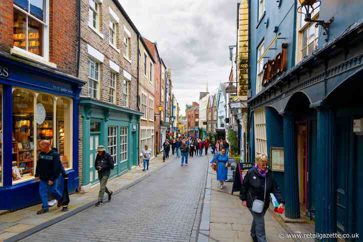 UK footfall hit by record sunshine over May