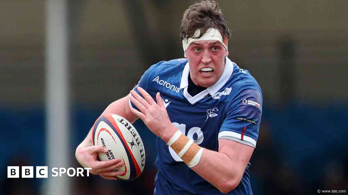 Scarlets sign lock Groves and full-back Murray-Macgregor