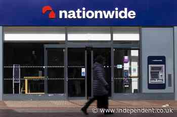 Major high street bank rolls out defibrillators and bleed control kits across 605 branches