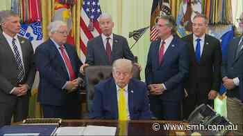 Trump appears to doze off in Oval Office event
