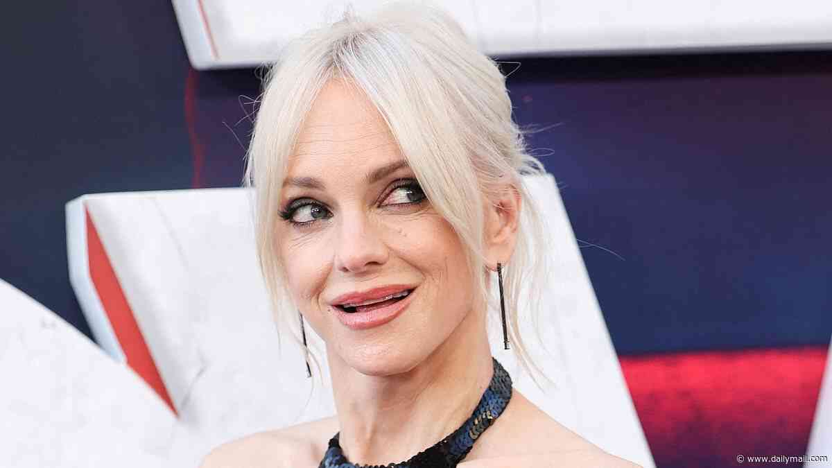 Anna Faris raises fan fears after red carpet appearance with son by Chris Pratt: 'I really hope she's okay'