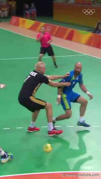This handball goalkeeper scored with every shot he took during Rio 2016 🤾