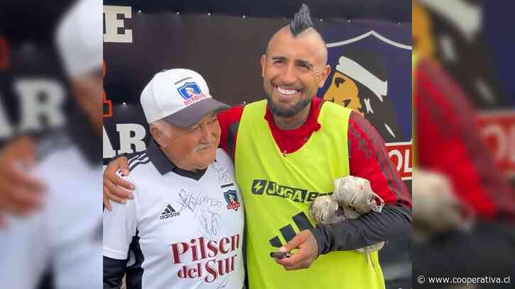 [VIDEO] Arturo Bello cumplió su sueño y conoció a Vidal junto al plantel de Colo Colo