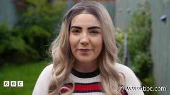 Epilepsi: 'Dwi wedi cael fy ngwrthod ar gyfer 300 swydd mewn blwyddyn'