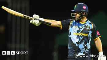 Glamorgan beat Somerset with last-ball boundary