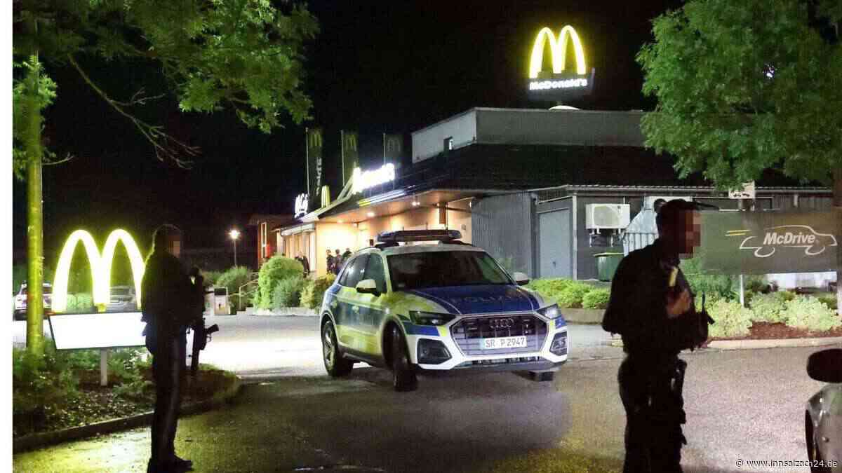 Messer-Mann (40) versetzt Personal und Gäste von  McDonalds-Filiale in Angst und Schrecken