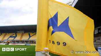 Torquay United sign left-sided defender Hill