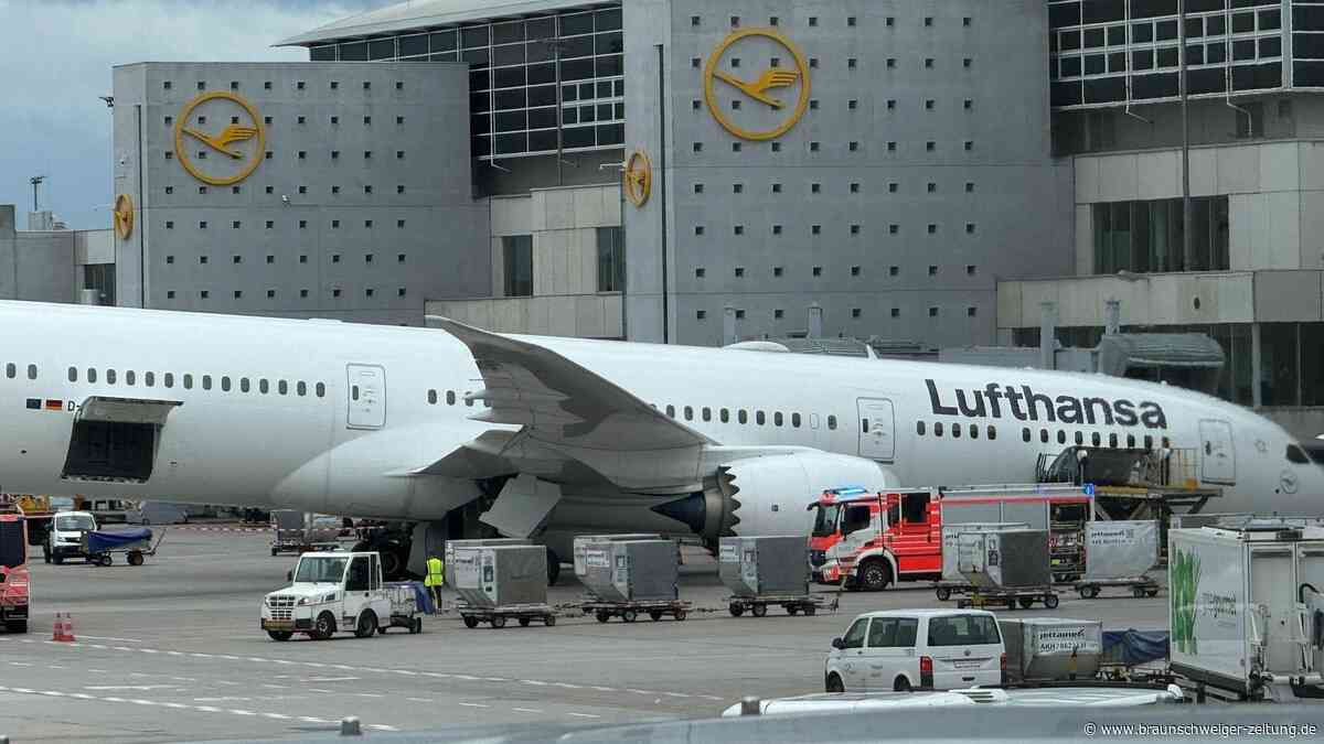 Flughafen Frankfurt: Lufthansa-Flieger legt heftige Bauchlandung hin