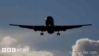 Pilots praised for calmly dealing with jammed flight control
