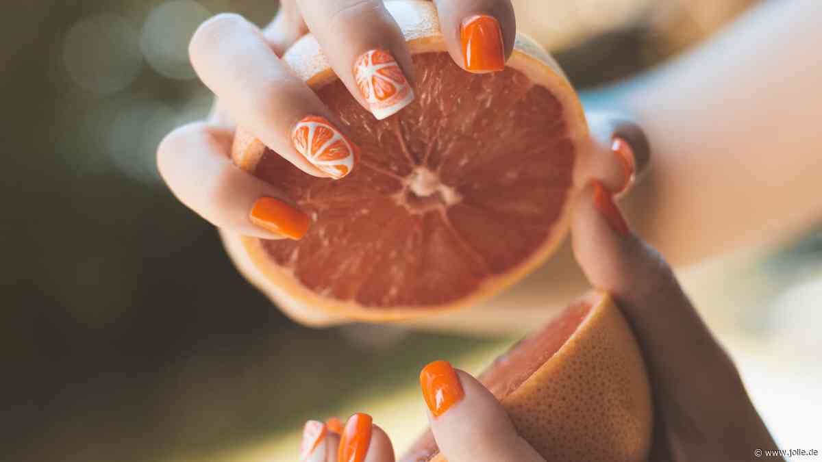 Aperol Spritz auf den Nägeln? Dieser Trend bringt dir fröhliche Sommer-Vibes in den Alltag