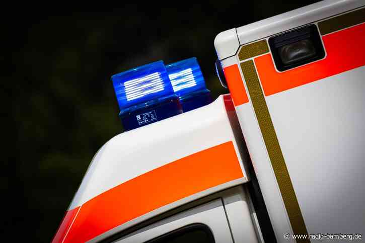 Senior stürzt bei Feier in zwei Meter tiefen Schacht