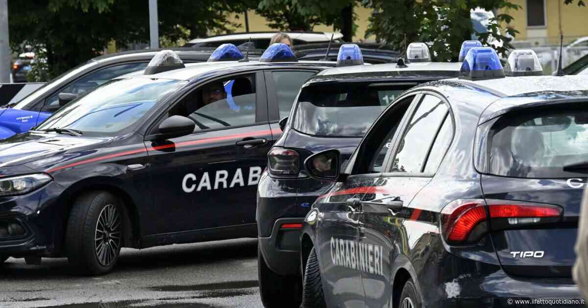 Picchia la compagna, aggredisce il fidanzato della figlia e dà fuoco a un armadio: arrestato